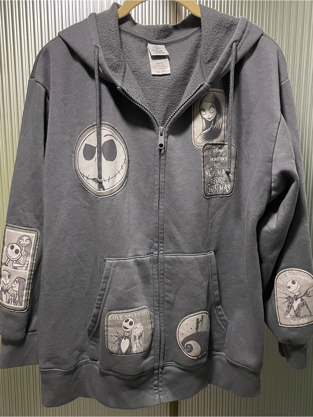 The Nightmare Before Christmas Character Full-Zip Hoodie      
Women’s Size XL